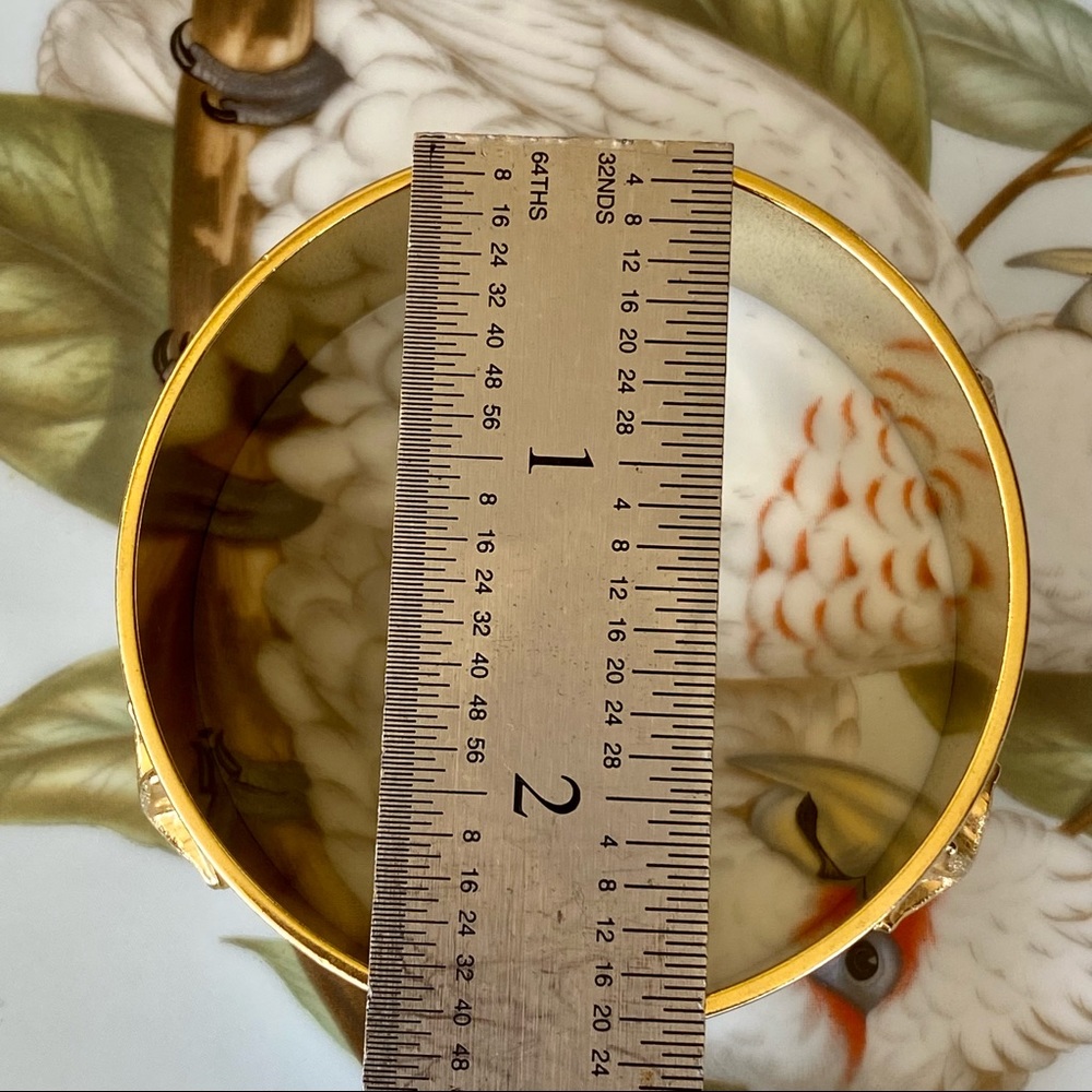 Set (4) > 3 J.Crew Enamel Bangles + 1 Unbranded Starfish Enamel Gold Trim Bangle - Picture 14 of 14
